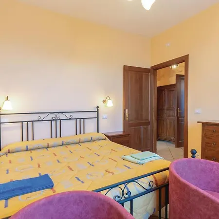 2 Bedroom Nice Apartment In Castiglione Del Lago